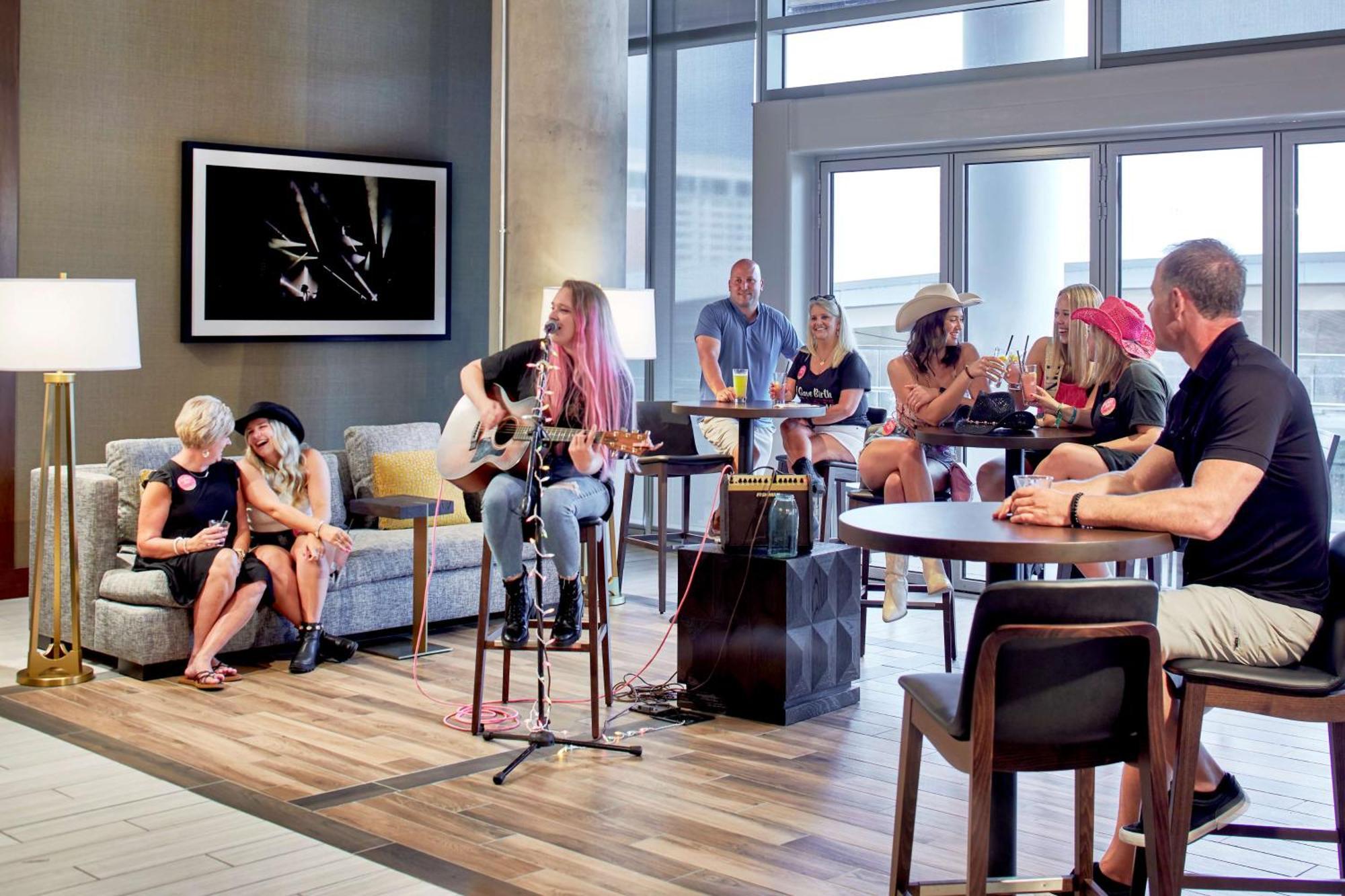 Embassy Suites By Hilton Nashville Downtown Esterno foto